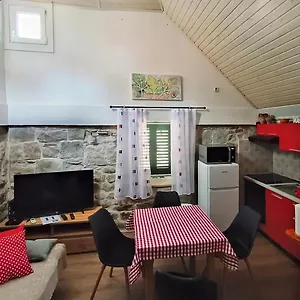 Gloria - Old Center Split